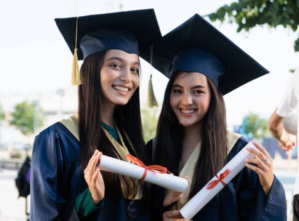 Как поступить в зарубежный вуз после 11 класса в Узбекистане: пошаговое руководство